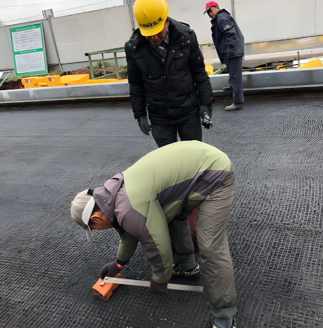 玄武岩纤维土工格栅选型避坑：如何在众多厂家中选到适配多场景的优质产品 
