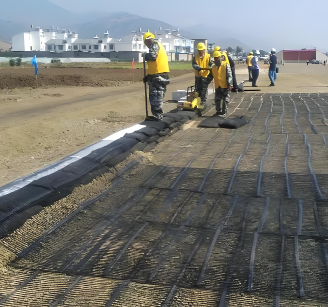 选择土工格栅时不同类型产品的性能适配点与关键应用参考