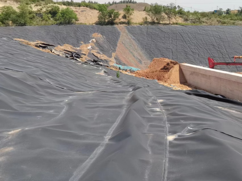 土工膜在垃圾填埋场、人工湖防渗等场景的选型标准及行业适配要点