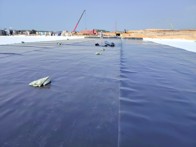 深耕土工膜领域的山东岳陆新材料，对垃圾填埋、人工湖防渗等场景的产品适配思路