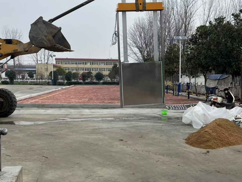 选简易齿条闸门，判断厂家是否靠谱的通用标准和适配条件有哪些？ 