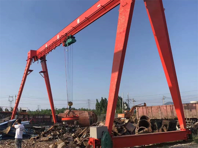 从成本优化和性能平衡看山东东信重工起重机在工业多场景的应用价值
